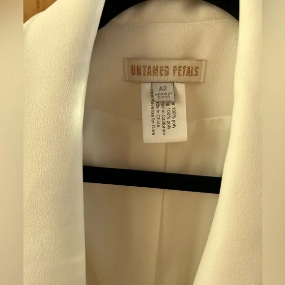 Untamed Petals White Feather Trim Blazer - Picture 4 of 5